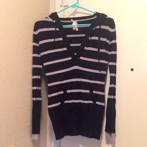Slim fit striped hooded sweater